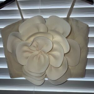 SHEIN INAWLY CREAM 3D FLORAL DECOR CAMISOLE TOP WITH ADJUSTABLE STRAPS//MEDIUM